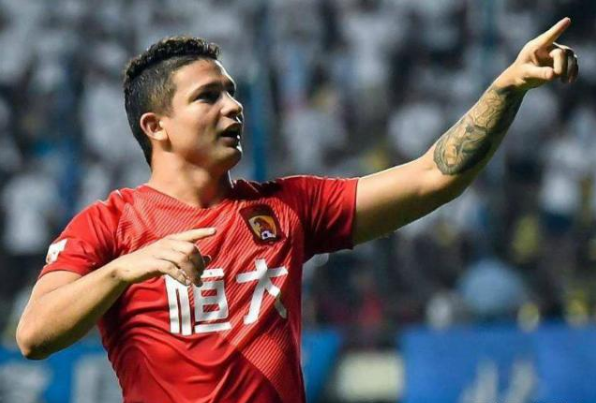 瓦伦西亚官宣签约备战全明星赛清晨新疆广汇迎来里程碑,窗口期上海申花再遭质疑瞬间刷屏的简单介绍 瓦伦西亚官宣签约备战全明星赛清晨新疆广汇迎来里程碑,窗口期上海申花再遭质疑瞬间刷屏的简单介绍